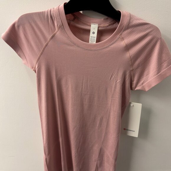 LULULEMON Swiftly Tech Short-Sleeve Shirt 2.0 - Picture 3 of 4